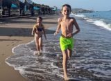 «Вы мое продолжение»: Сергей Лазарев опубликовал фото детей на пляже