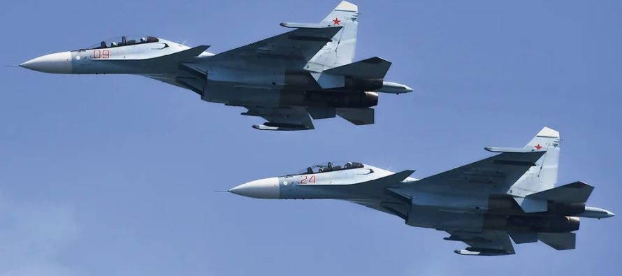 Над Черным морем пара российских истребителей отогнала восемь F-16