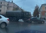 В центре Рязани произошло ДТП с военным грузовиком