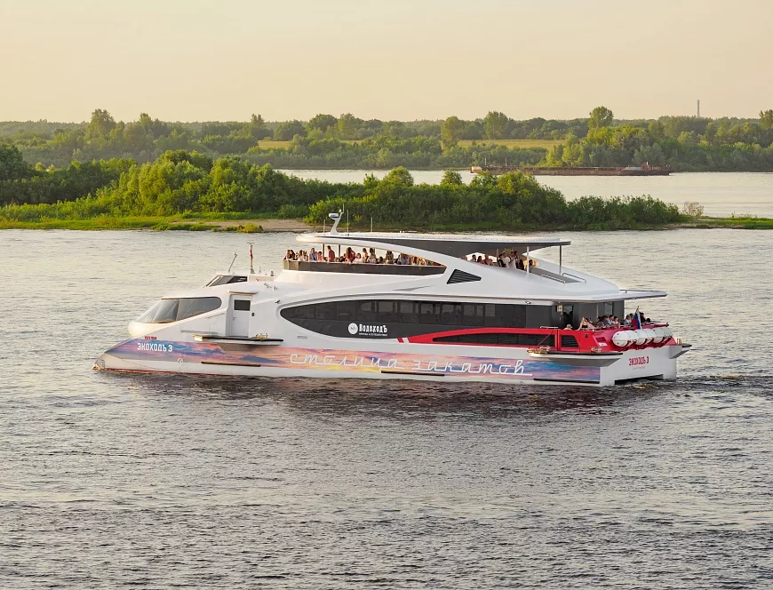 Почему аренда теплохода – это идеальный формат для отдыха и праздника на воде