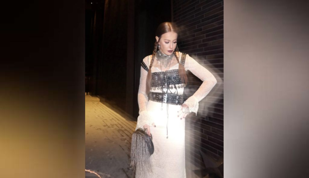 Ксения Собчак снялась в необычном образе «готической Снегурочки»