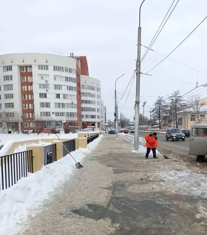 Мэр Рязани показал, как продолжается уборка снега в городе