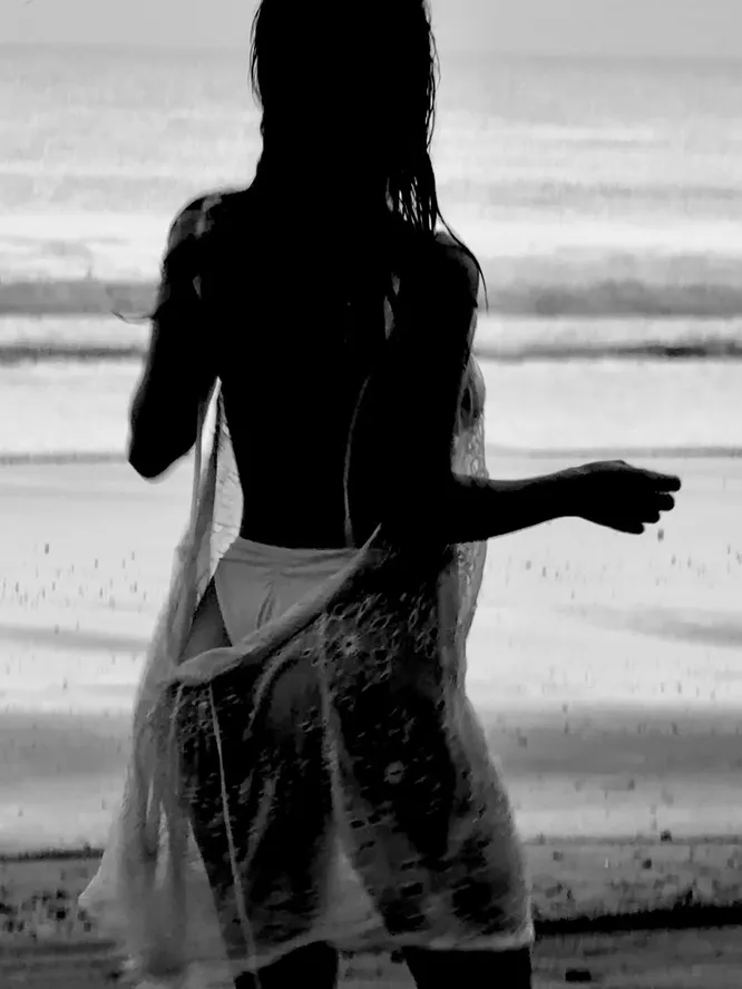 Юлия Зиверт снялась в откровенном бикини во время отдыха на курорте