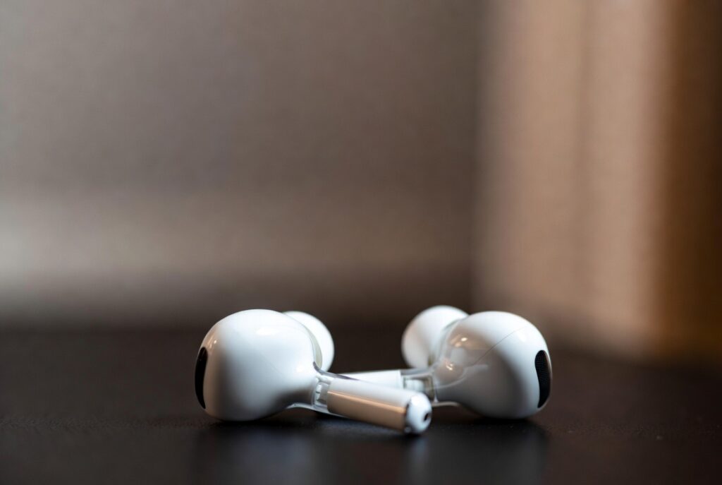 Обзор AirPods Pro 3: чип H3, новый шумодав и функции здоровья