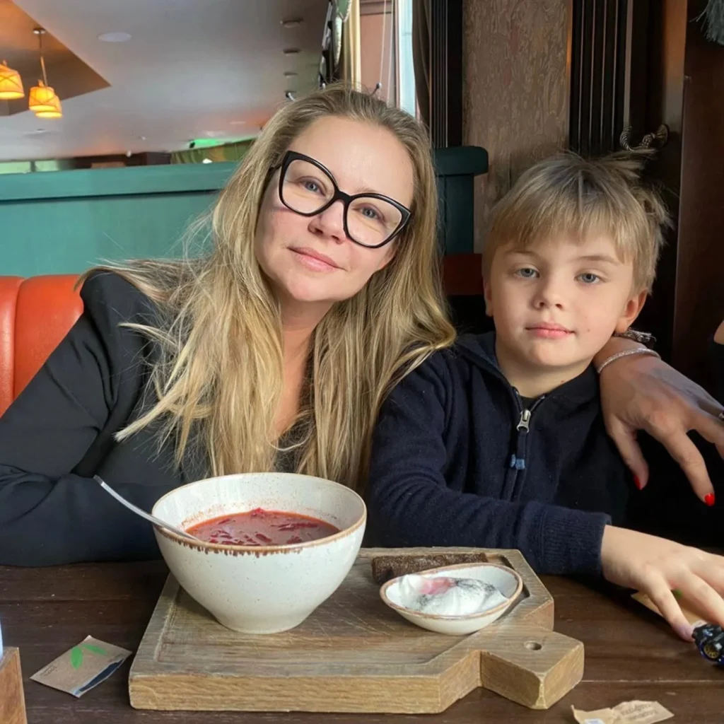 Дочь Андрея Миронова снялась с сыном, которого называют его точной копией