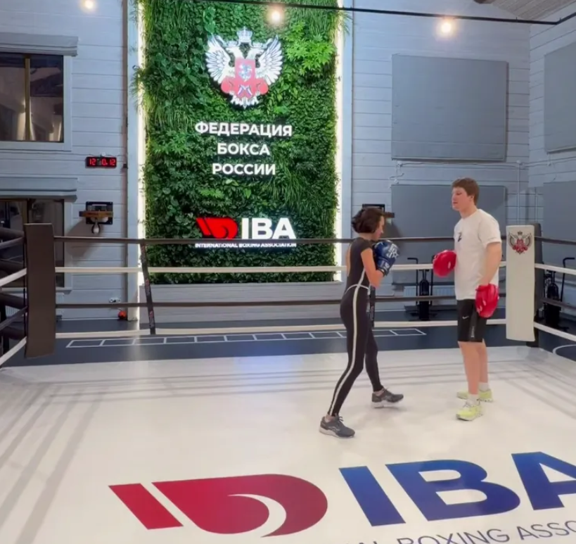 Кадр из видео, опубликованного в Telegram-канале Алины Загитовой