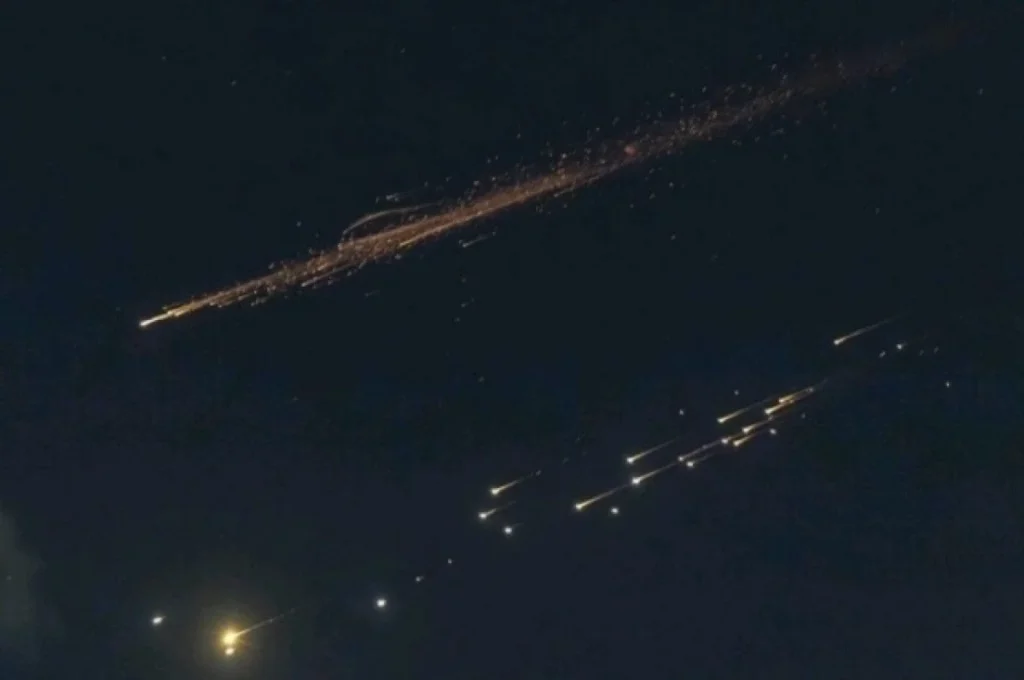 Журналисты сняли последствия иранского ракетного удара по Тель-Авиву