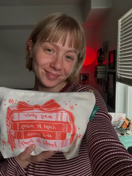 NYP: тренд на «тревожные косметички» идет в массы среди молодежи