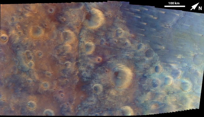 Аппарат NASA снял на видео поверхность Марса во время пролета мимо планеты