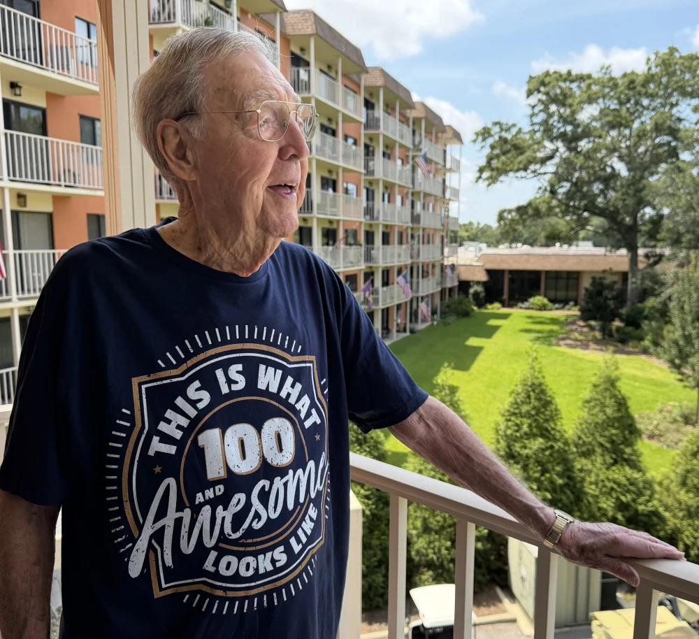 100-летний американец объяснил, почему любовь к учебе ведет к долголетию